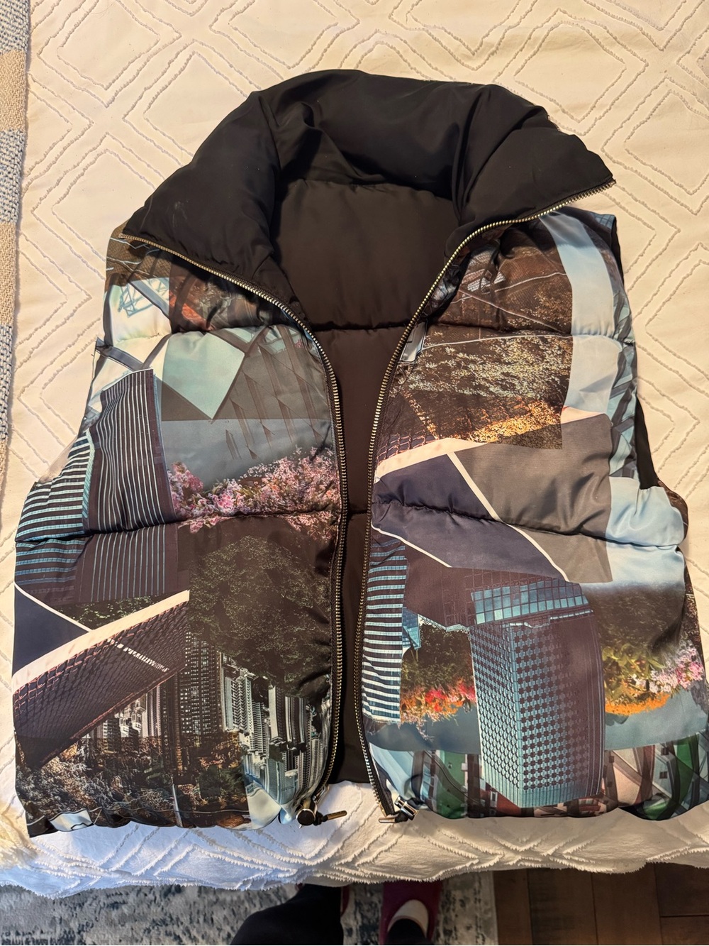 Reversible Printed Puffer Vest - Black/Multi